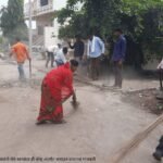 ग्रामस्थांच्या श्रमदानातून सार्वजनिक ठिकाणांची स्वच्छता