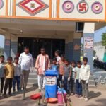 ग्रामस्थांच्या श्रमदानातून सार्वजनिक ठिकाणांची स्वच्छता